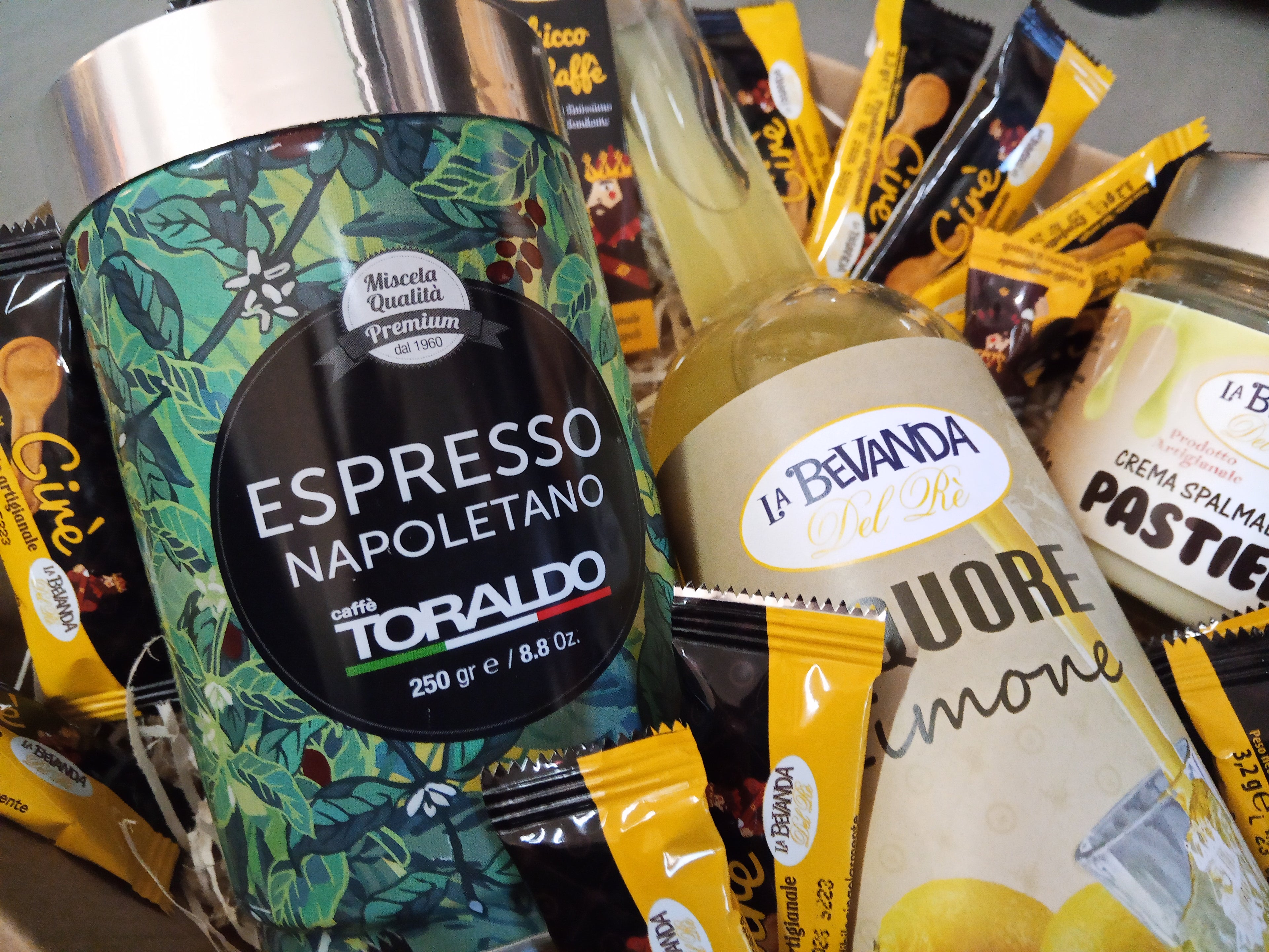 Cesto Natalizio tema Napoli